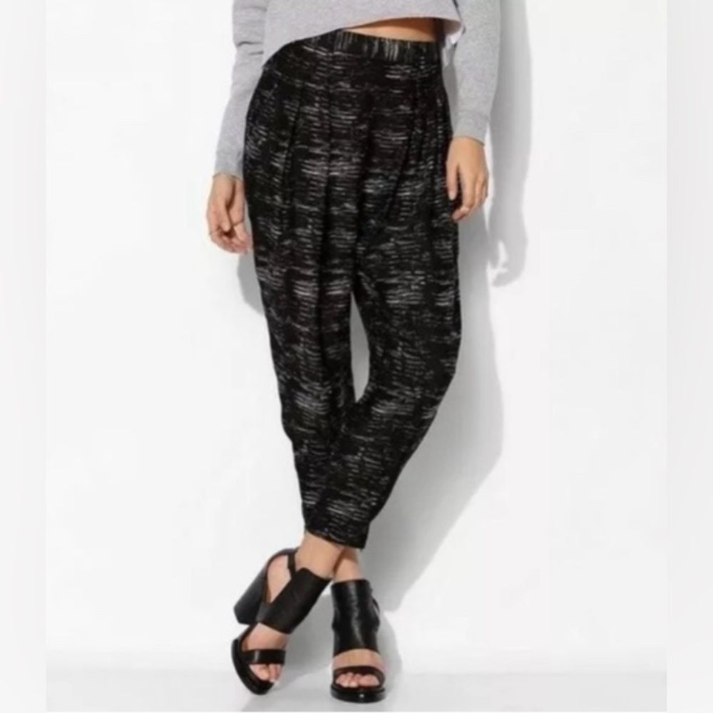 Silence + Noise Silky Pleated Harem Pants High Waist Sz 2
